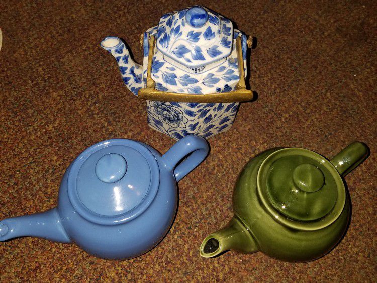 3 Vintage Glass Teapots