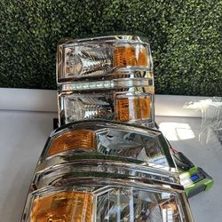 14-15 Chevy Silverado 1500 Chrome amber Led headlights