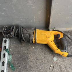 Dewalt Saw saw 