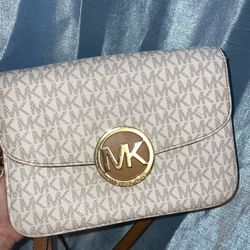 Michael Kors purse 