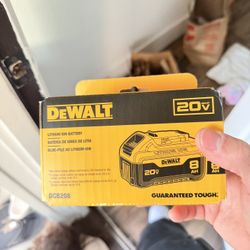 Dewalt 8ah Battery And Charger 