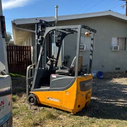 Ekko Electric Forklift