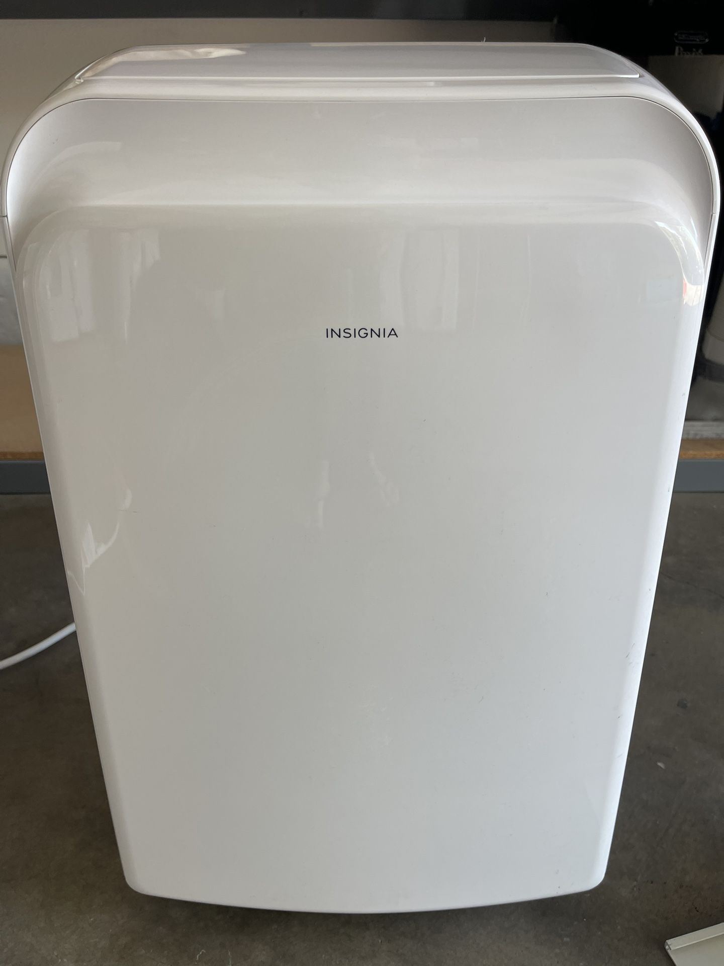 Insignia portable Air Conditioner 10000BTU