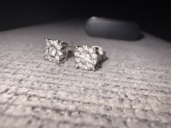10k Diamond Earrings Real Diamond ❗️❗️