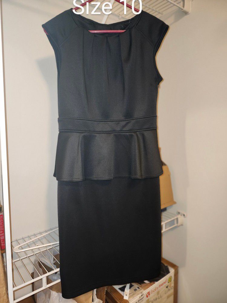 Woman's Dress (SIZE 10)