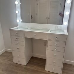 Makeup Vanity Desk Hollywood Style 