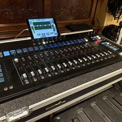 Mackie AXIS System DL32R + DC16 Controller