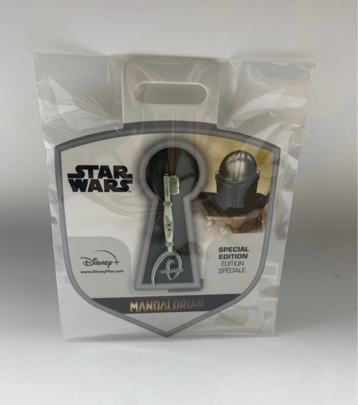 Disney Pin The Mandalorian Grogu Baby Yoda Collectible Key Pin Star Wars    T-5