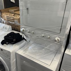 Kenmore Stackable Washer And Dryer “white” 