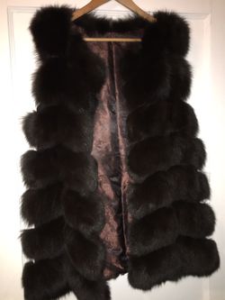 sleeveless natural fur jacket