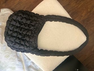 Medium size black puffy bag