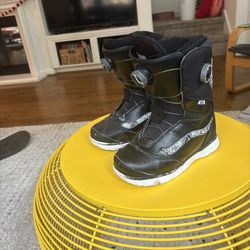 Vans Snowboard Boots Size Men 61/2  W10