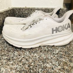 Men’s Tennis Shoes Size 8 