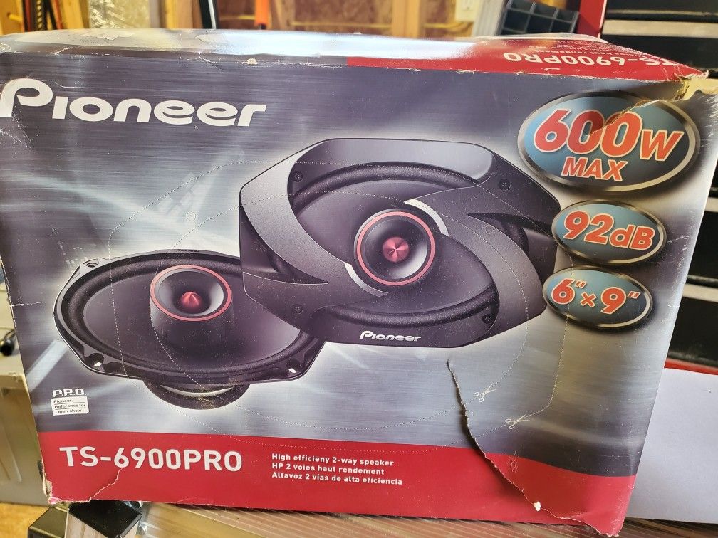 6x9 Pioneer Speakers ( Four Speakers)