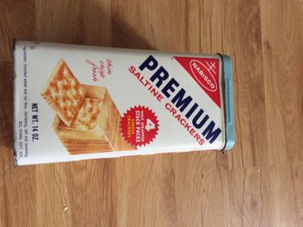 Vintage tin saltine cracker box Nabisco