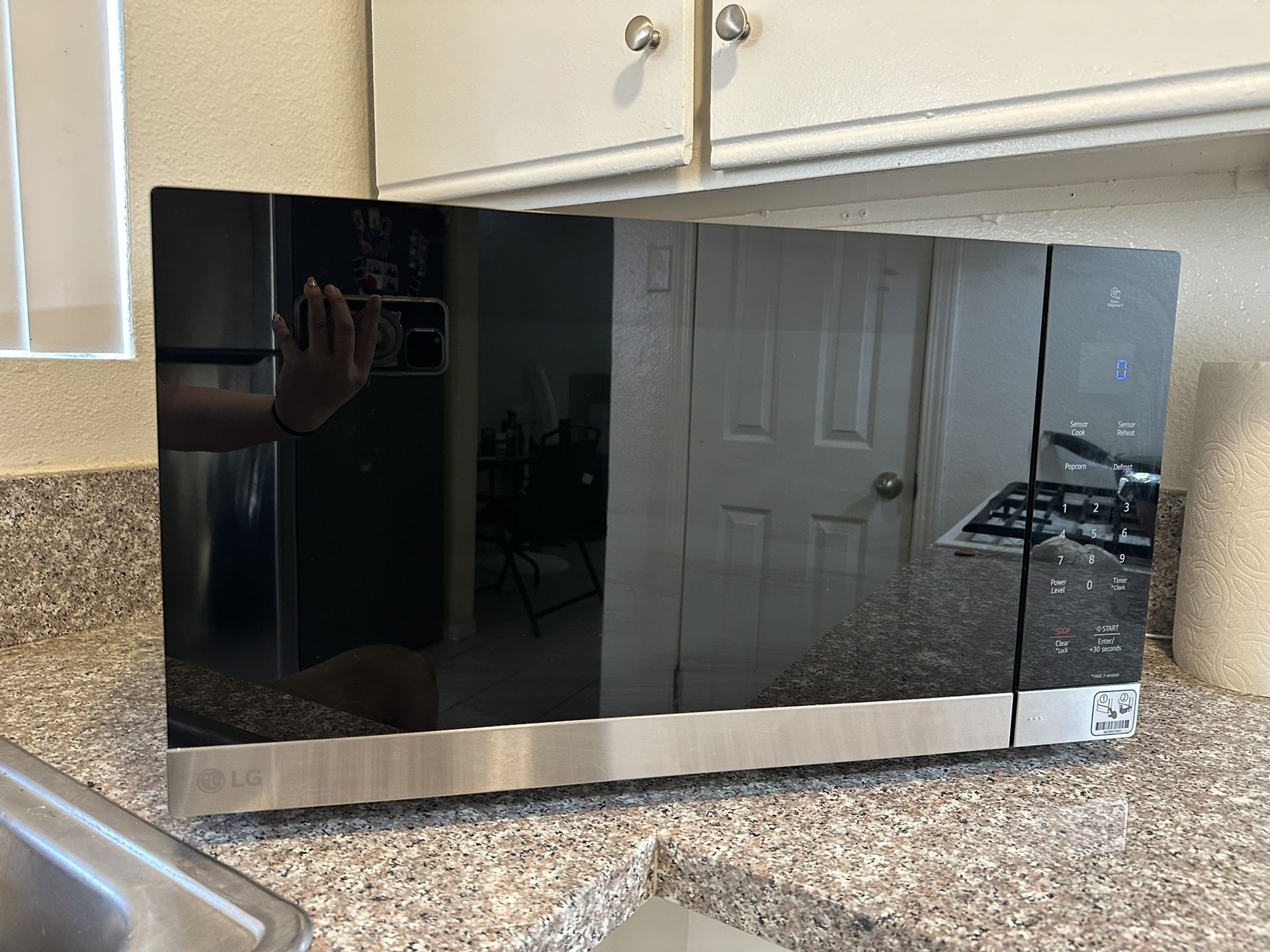 Countertop Microwave (Stainless Steel) LG 2-cu ft Large, 1200 -Watt Sensor Cooking Controls