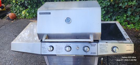 Stainless steel BBQ in good condition