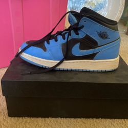 Air Jordan 1 Mid University Blue/black-white