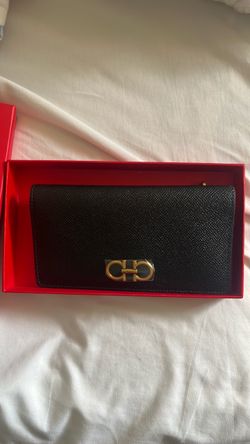 Salvatore Ferragamo women’s wallet in black
