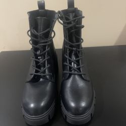 Boot Women, New  MIA. Size7.5