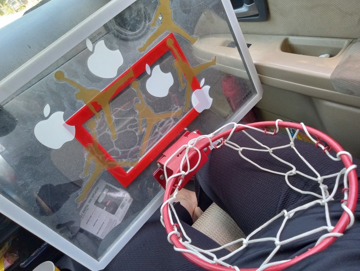 Basketball Hoop Good Condition $8.00