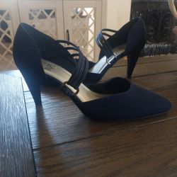 New - Navy Blue Heels 👠 