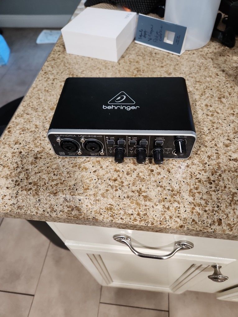 Behringer  UMC202HD Audio Interface 