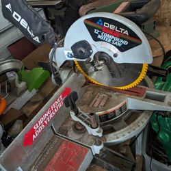 Delta 12' Compound Miter Saw