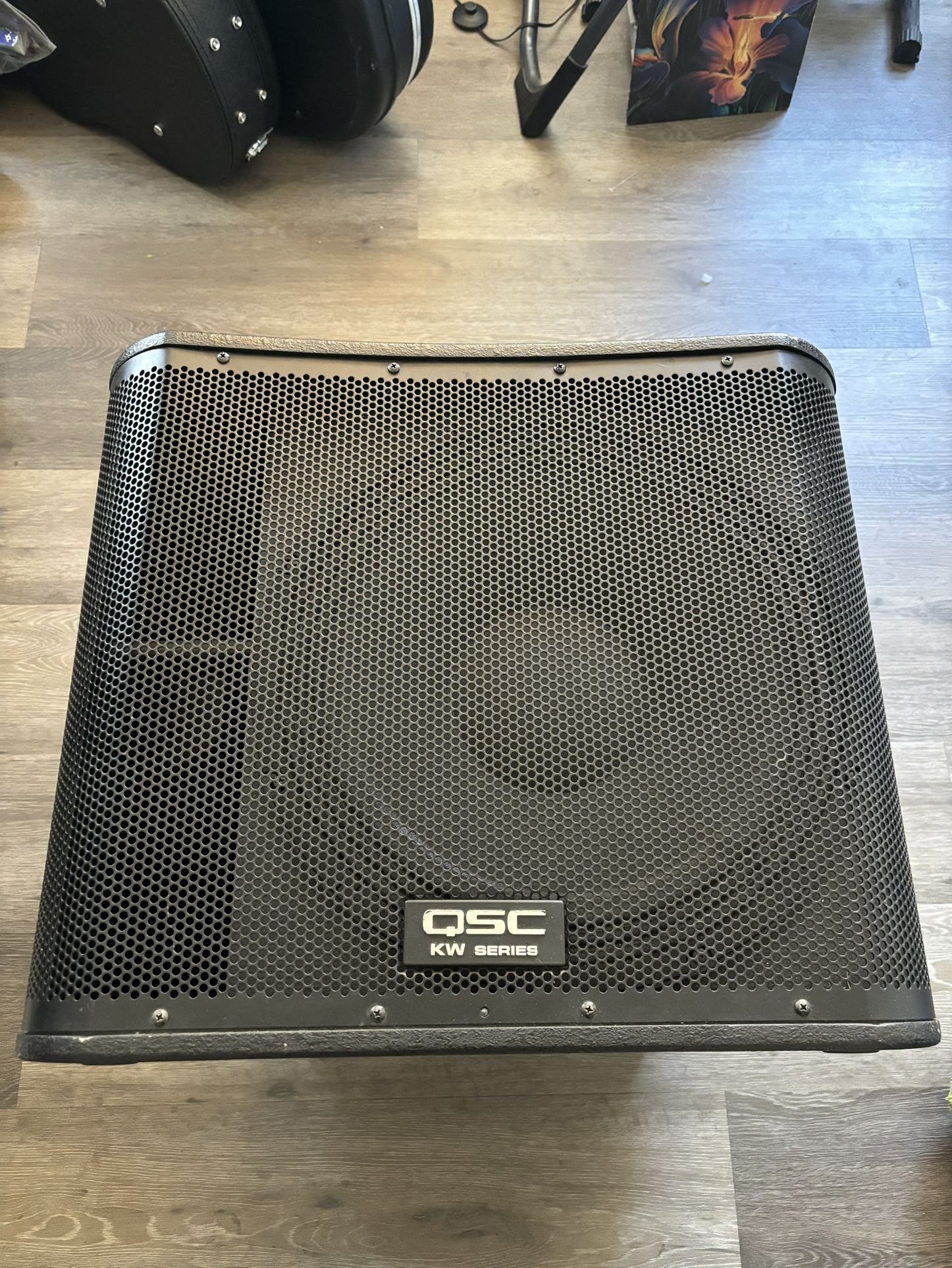 QSC KW181 1000W - Powered Subwoofer