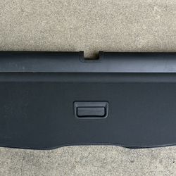 Audi 2015 to 2018 Q3 retractable rear trunk cargo cover OEM (contact info removed)7073