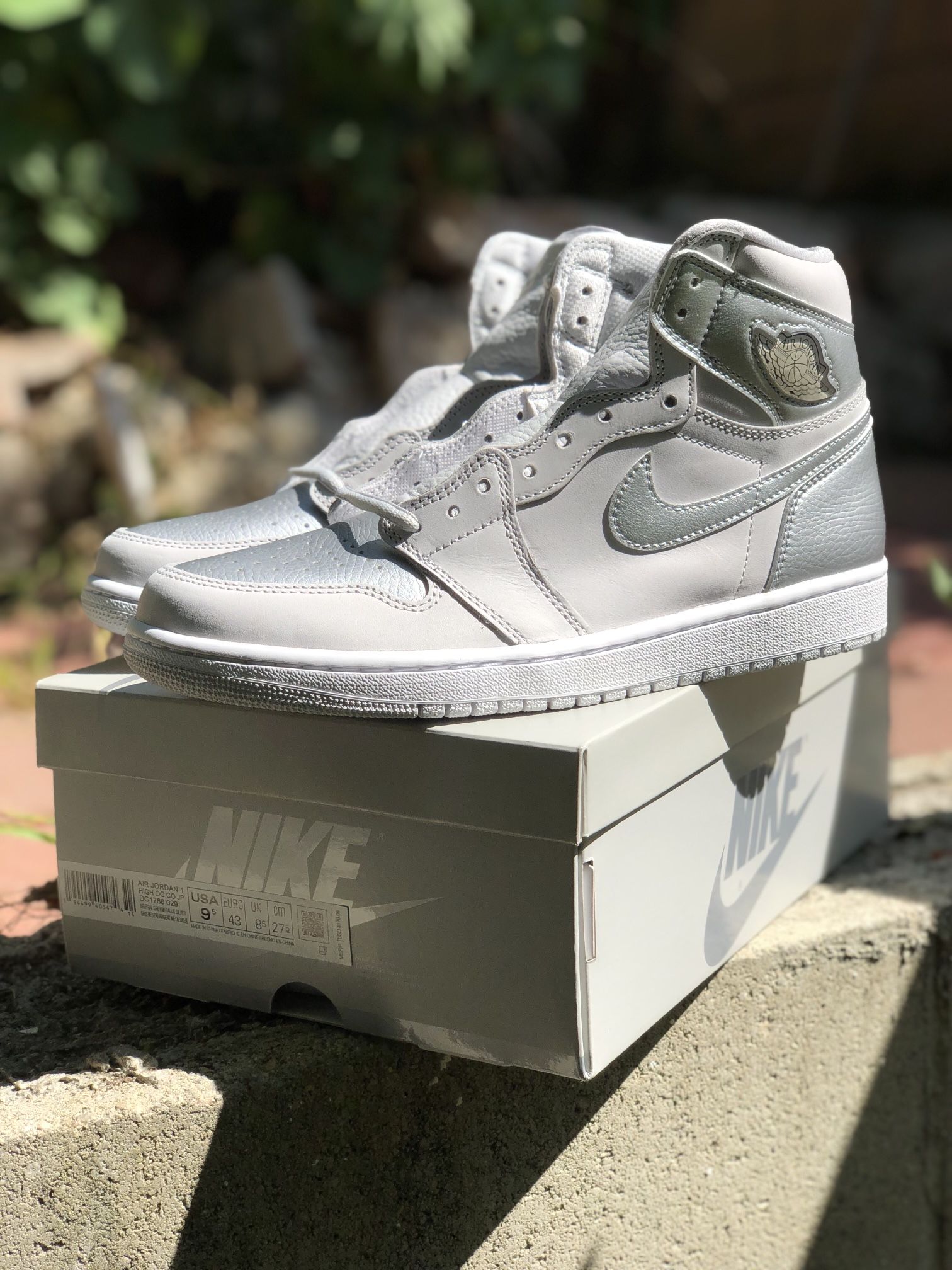 Air Jordan Retro High Neutral Grey