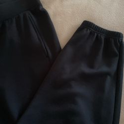Black loose pants