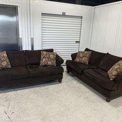 Comfy Brown Sofa Set 