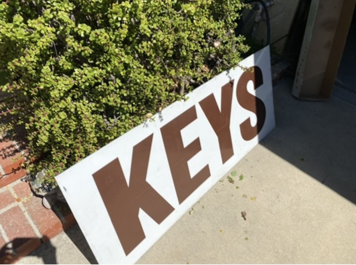 Locksmith Key Signs