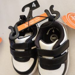 N. Peoria  Brand New Sz 4 For 6 Month Baby Infant Shoes Please Read Description For Pick Up Location Options 