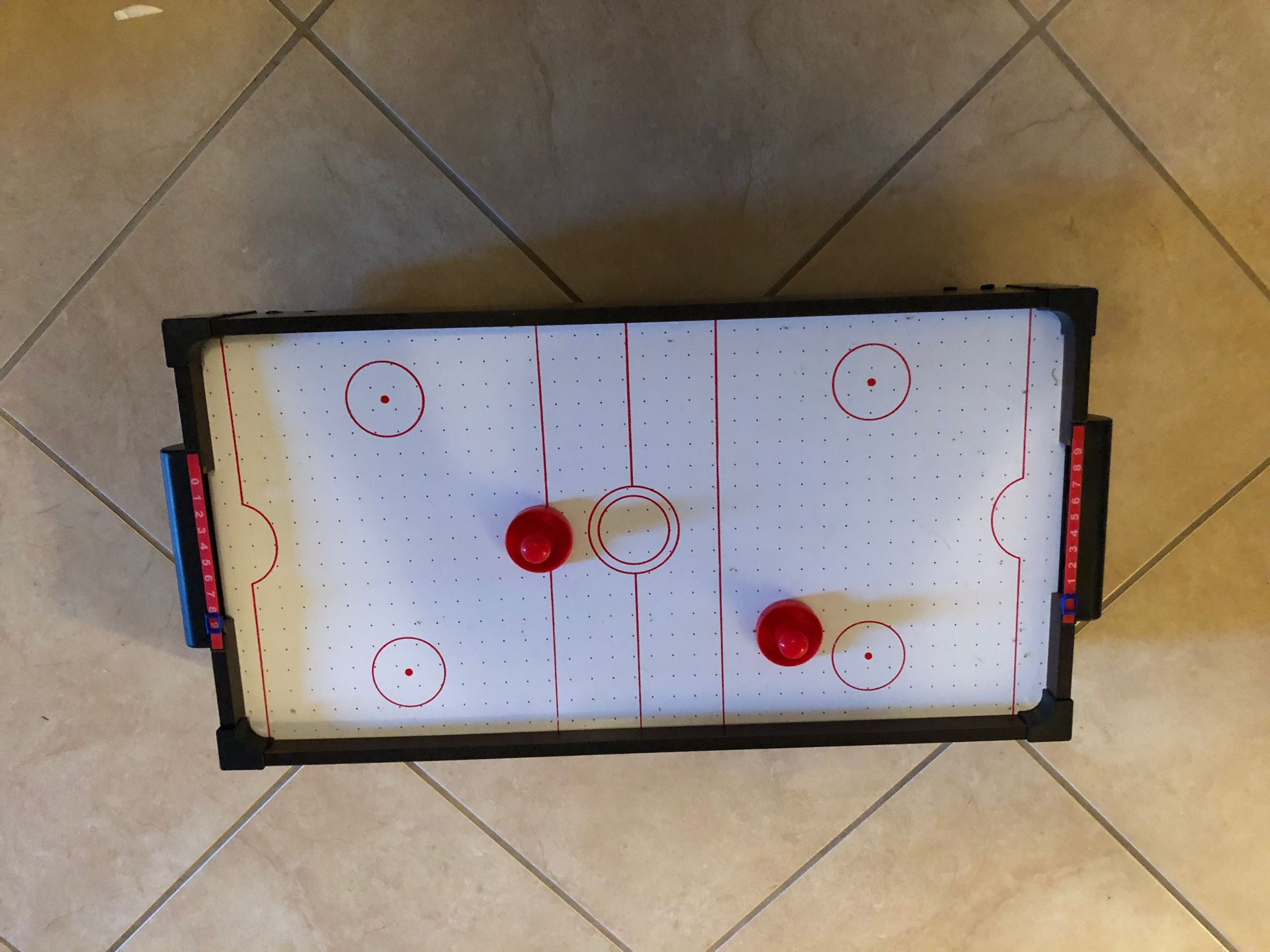 Hockey air table (actually working just need battery’s )