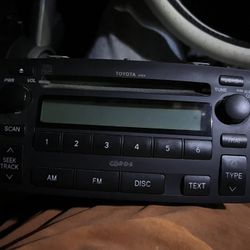 2004-08 Toyota Corolla AMFM Radio 6 Visit > CD Changer Face
