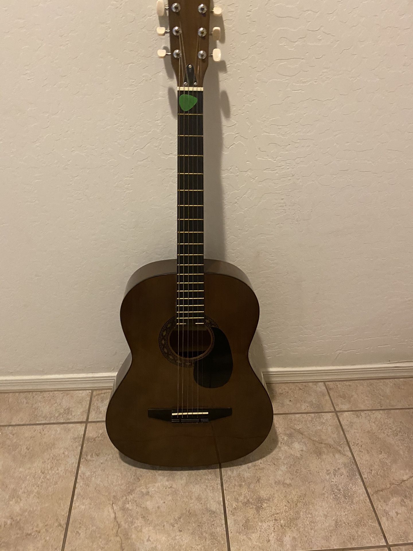 Acoustic guitar w/ soft padded case