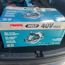 Makita 40V Max XGT Brushless Rear Handle 10-1/4 in. Circular Saw Kit, AWS Capable (4.0Ah)