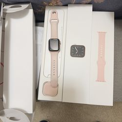 Apple watch- Series 5 40mm
