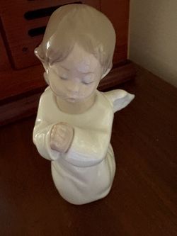 LLADRO PRAYING, ANGEL FIGURING