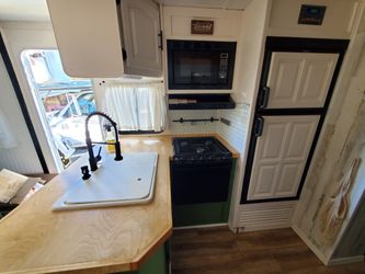 2012 Key Stone Cougar Travel Trailer Remolded.