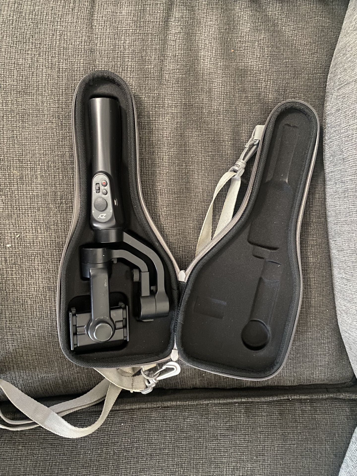 ZHIYUN, Gray.