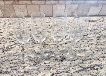 Glass champagne flutes (4x)