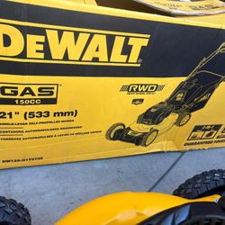Dewalt 21 in. 150cc Briggs and Stratton 625ex Engine Rear Wheel Drive 2-in-1 Gas Self Propelled Walk Behind Lawn Mower 