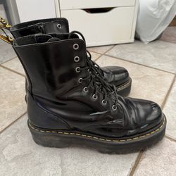 Dr Martins size 11 boots