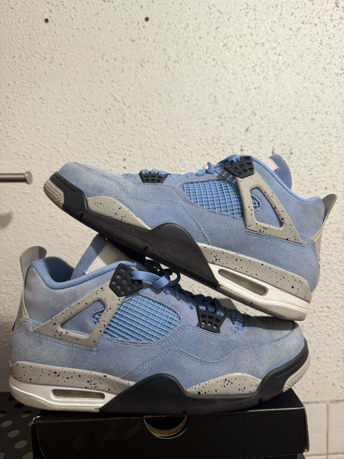 Jordan 4 university Blue