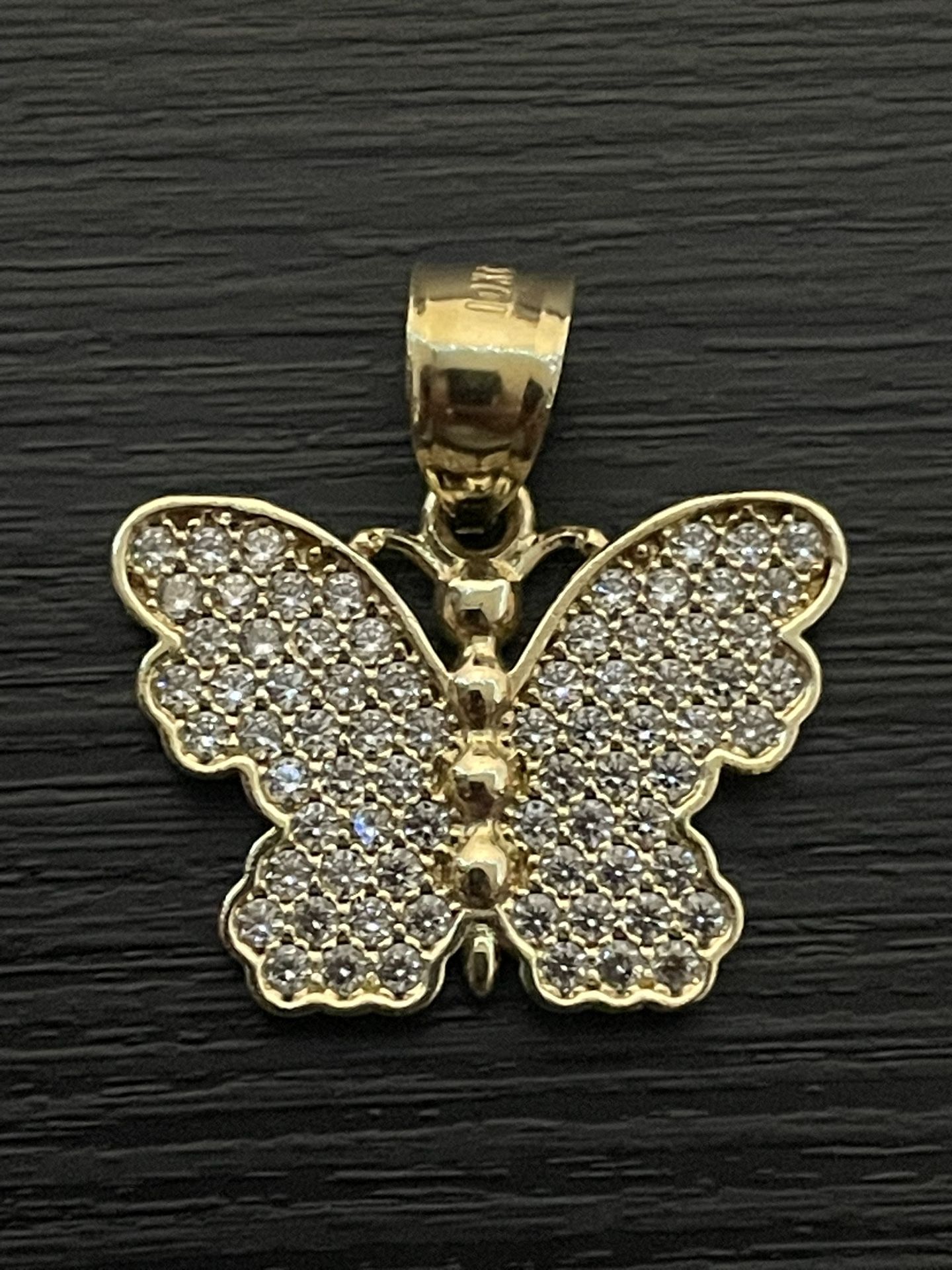 10K Butterfly Pendant 👌🏽