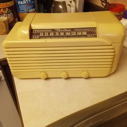 1946 Puritan Radio