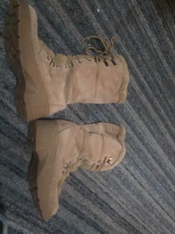Size 10 Women’s Leather Platformed Boots